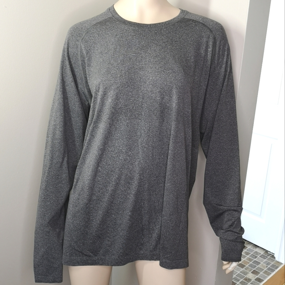 Lululemon Men's Running Shirt  Lightweight Base Layer Gray Size XXL